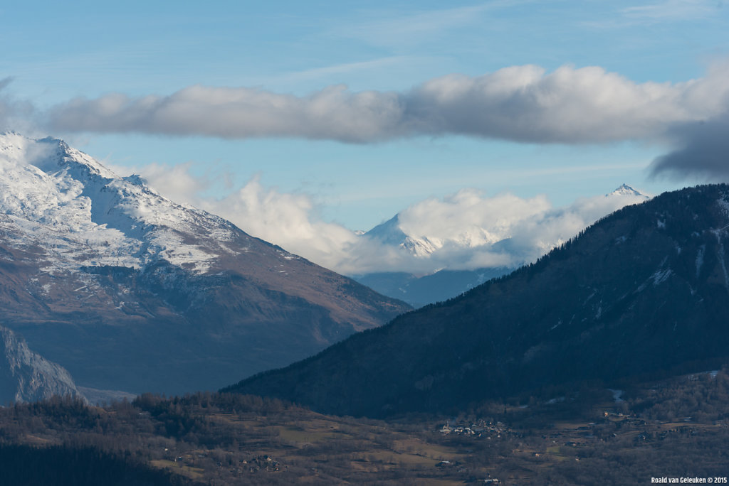 Snowless mountains